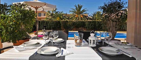 Outdoor dining