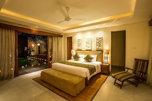 4 bedrooms, internet, bed sheets - Luxury 4 Bedroom Villa With Private Pool (Sanur)