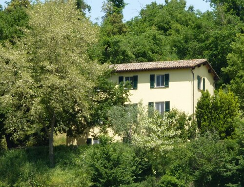 Secluded country villa - large pool/table tennis/pool table/foosball/bocce court