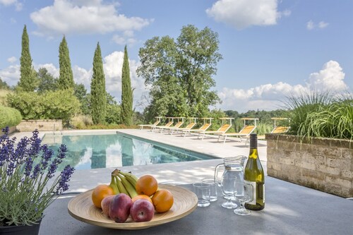 Secluded country villa - large pool/table tennis/pool table/foosball/bocce court