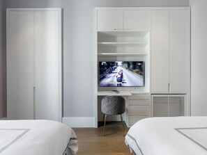 3 bedrooms, iron/ironing board, free WiFi, bed sheets - Justicia Apartment II (Madrid)