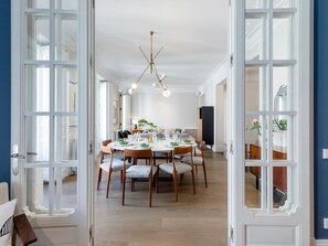 Dining - Justicia Apartment II (Madrid)