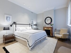 3 bedrooms, iron/ironing board, free WiFi, bed sheets - Justicia Apartment II (Madrid)