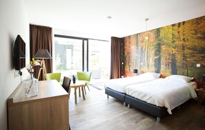 Individually decorated, individually furnished, free WiFi, bed sheets - EuroParcs De Hooge Veluwe (Arnhem)
