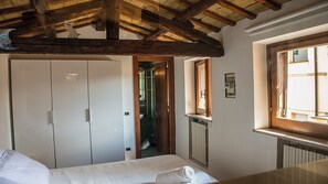 3 bedrooms, iron/ironing board, free WiFi, bed sheets - Attic of great charm with terraces and panoramic views (Roma)