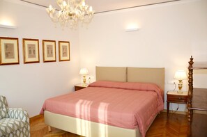 2 quartos, ferros/tábuas de passar roupa, Wi-Fi, roupa de cama