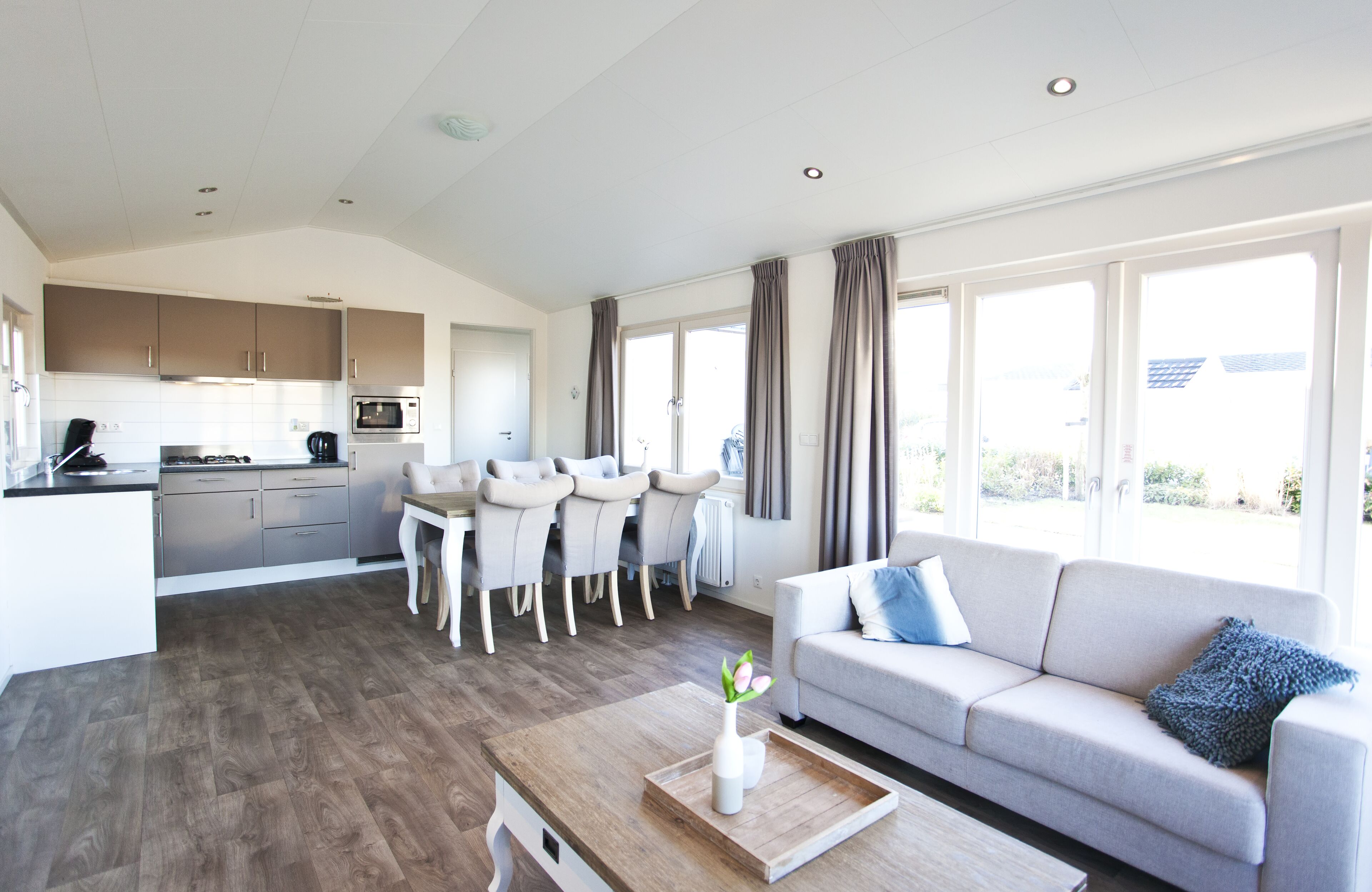 L' Avenir 6 | Zona de estar | Televisión de pantalla plana de 20 pulgadas con canales por cable