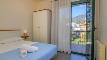 3 chambres, fer et planche à repasser, Wi-Fi gratuit, draps fournis
