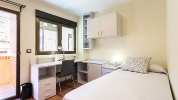 3 slaapkamers, een strijkplank/strijkijzer, gratis wifi, beddengoed