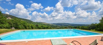 Detached house with private pool 1,5 km from shops and restaurant. AC & Wi-fi