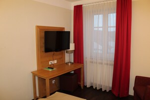 舒适单人房 | 特色装修、办公桌、遮光窗帘、隔音