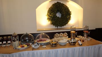 Daily buffet breakfast (EUR 9 per person)