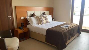 Premium bedding, minibar, in-room safe, desk