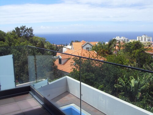 House With Pool - Tourist Zone (Funchal)