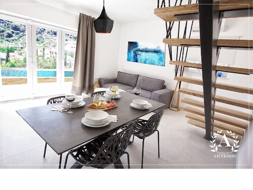 Neu! Villa Artemis for your perfect holiday