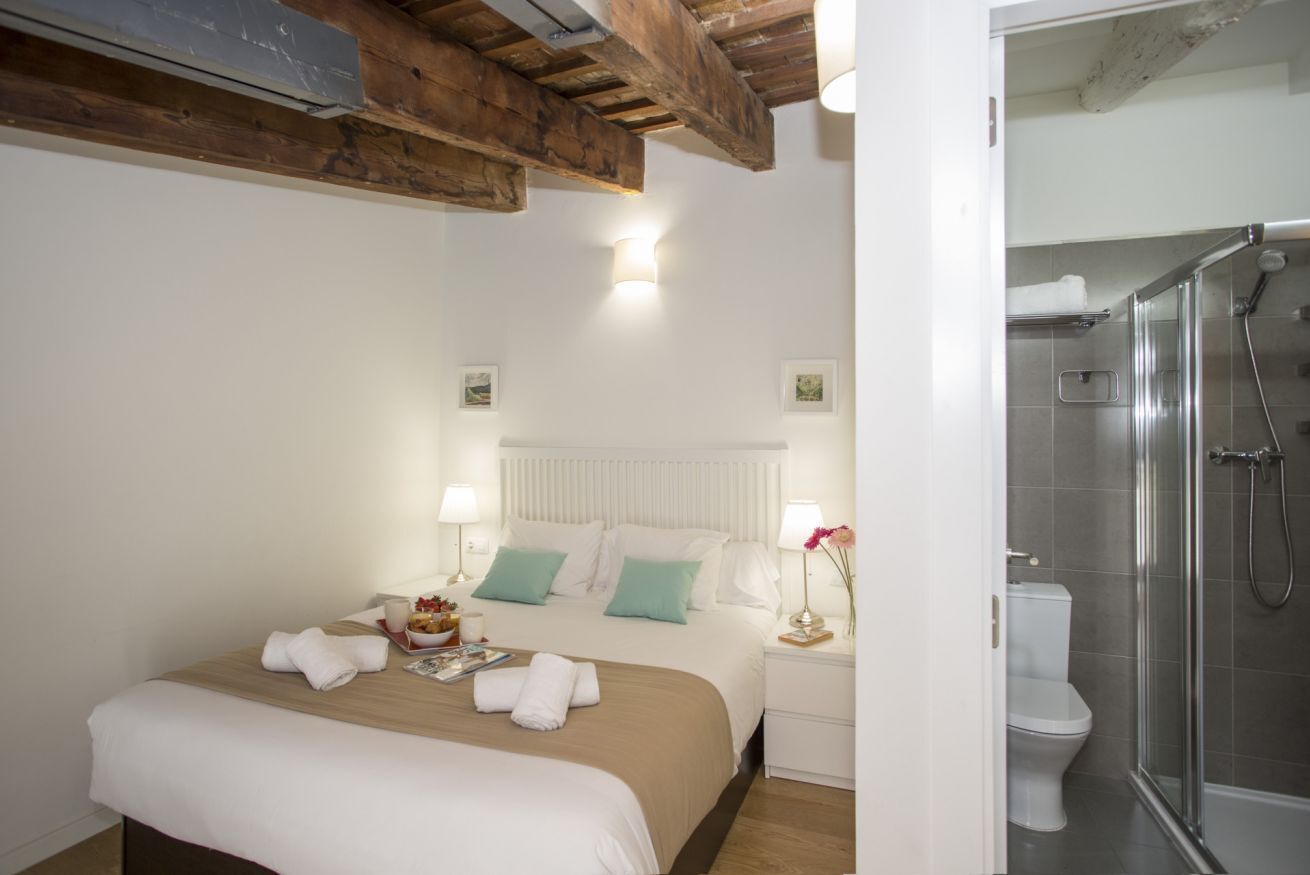 1 bedroom, internet, bed sheets