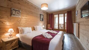 5 bedrooms, in-room safe, iron/ironing board, WiFi