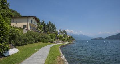 Única frente al lago Villa en el lago de Como! Ideal para una familia o un grupo de amigos