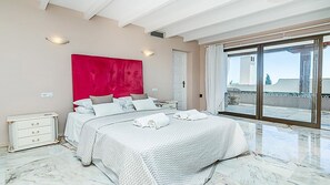 4 Schlafzimmer, Zimmersafe, Bügeleisen/Bügelbrett, WLAN