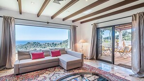 Living area - Luxury Sea View Villa with Private Pool – Walk to Mijas Pueblo (Mijas)