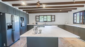 Private kitchen - Luxury Sea View Villa with Private Pool – Walk to Mijas Pueblo (Mijas)