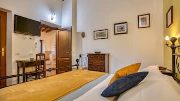 Superior Double Room | WiFi, bed sheets
