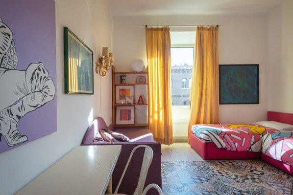 4 bedrooms, desk, iron/ironing board, travel crib - Large apartment, near Termini, 30-minute walk from Colosseum (Roma)