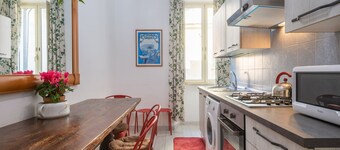 Large apartment, near Termini, 30-minute walk from Colosseum