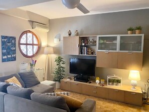 Télévision, livres, chaßne hi-fi