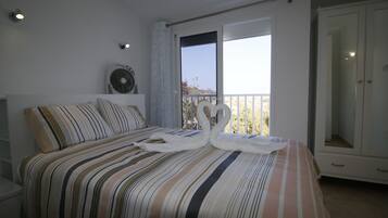 1 slaapkamer, een strijkplank/strijkijzer, gratis wifi, beddengoed