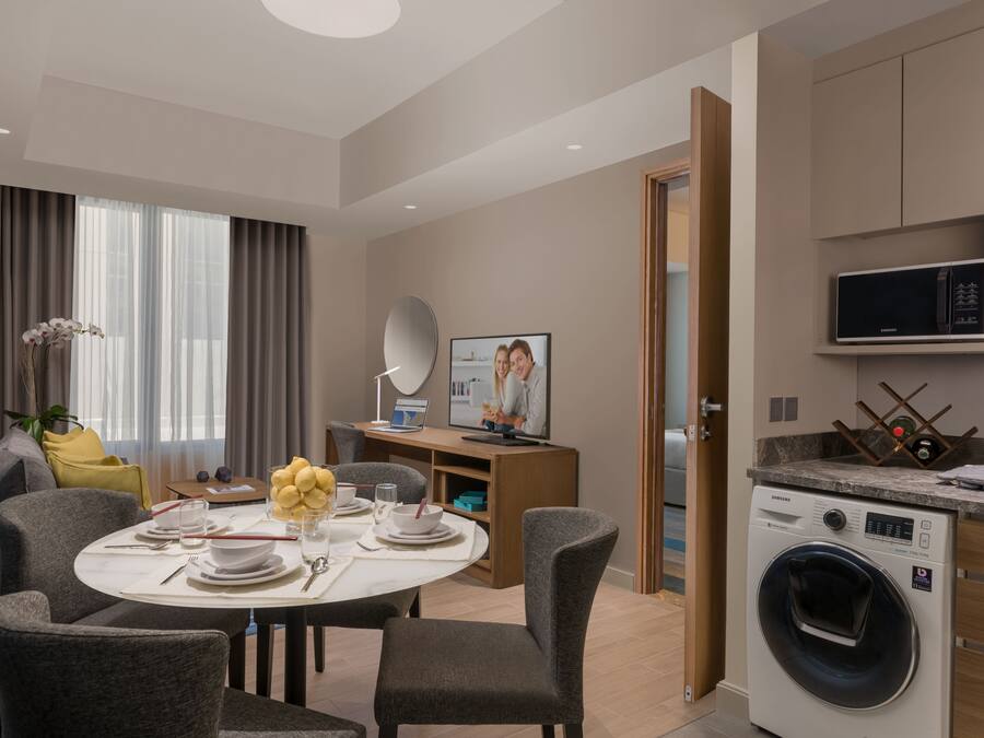 Premier Room, 1 Bedroom | In-room dining