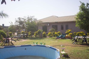 Área de juegos infantiles al aire libre