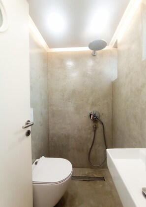 Combined shower/tub, hair dryer, towels, soap - Private Pool Villa, near a sandy beach (Stalida)
