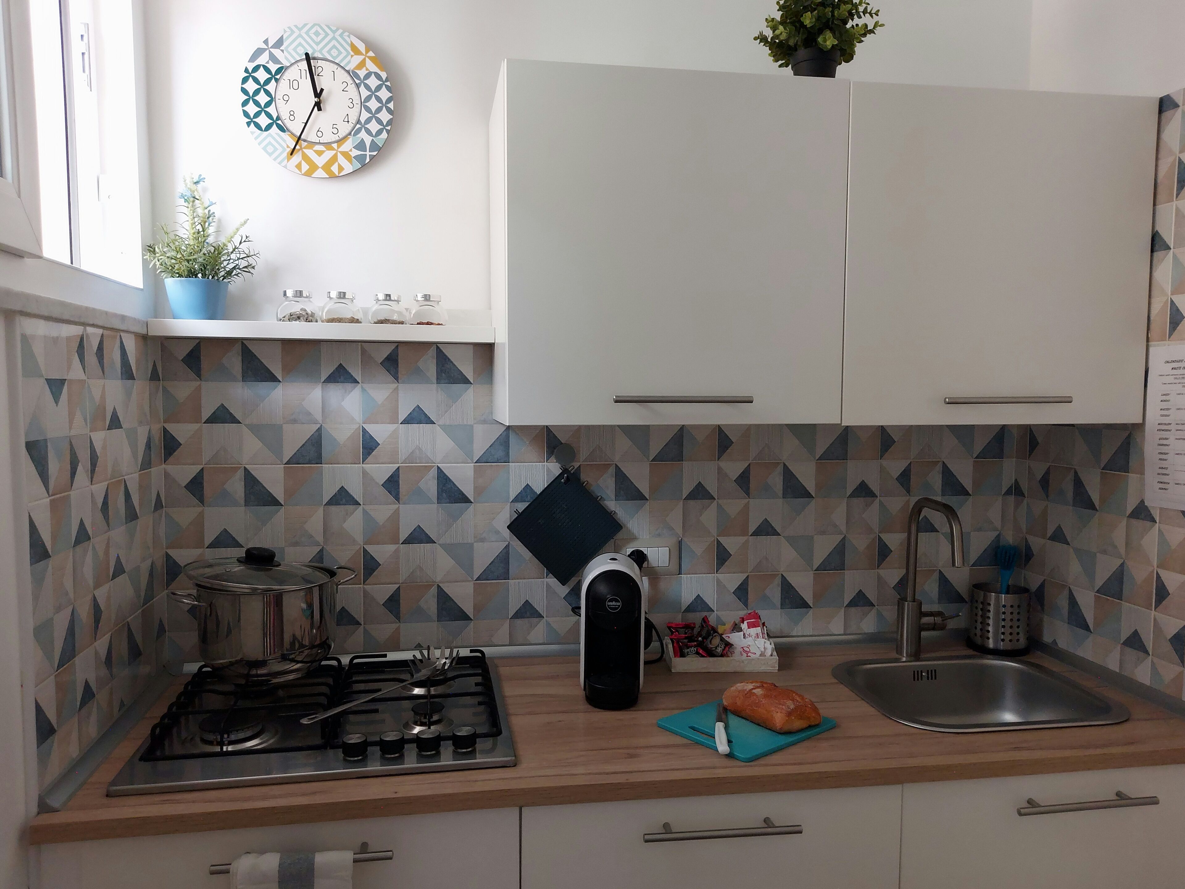 Frigorífico, horno, tostadora y trona infantil