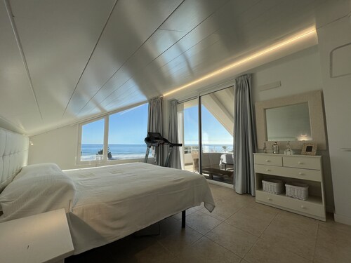 Villa 1. rivin meren Playa De Les Deveses DENIA