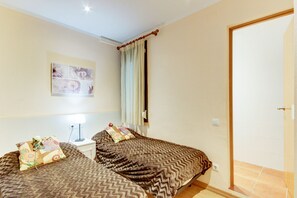 3 chambres, fer et planche à repasser, Wi-Fi