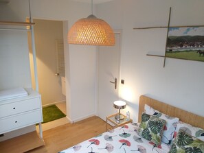 3 Schlafzimmer, Zimmersafe, Schreibtisch, Bügeleisen/Bügelbrett