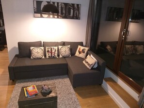 TV connectée, lecteur de DVD, livres, vidéothÚque