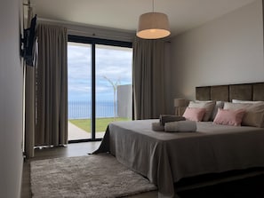 3 bedrooms, soundproofing, iron/ironing board, free WiFi