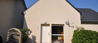 Well-equipped house with sea views