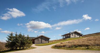 Rough Fell - sleeps 6 guests in 3 bedrooms