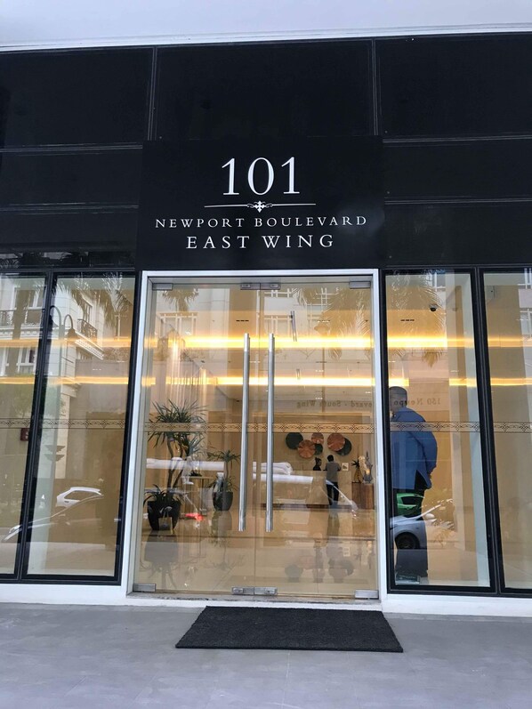 Property entrance - 101 Newport Condo Across the Airport (Pasay)
