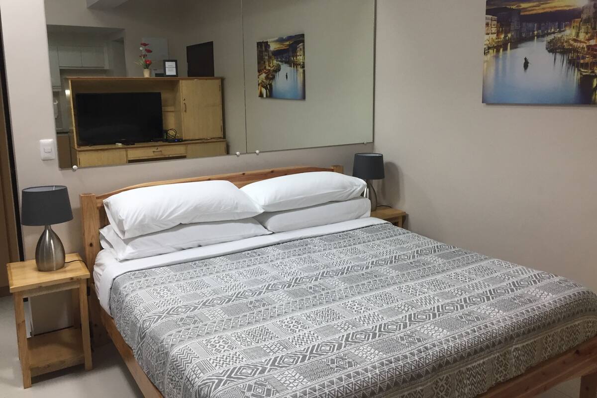 Classic Condo | Desk, blackout curtains, free WiFi, bed sheets