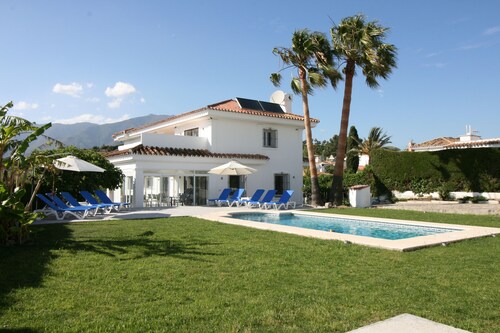 Villa Paz - Affordable Luxury With Private Pool And Gardens
