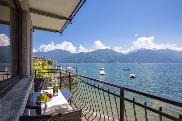 Outdoor dining - Menaggio Tosca 1, Menaggio, Italy (Menaggio)