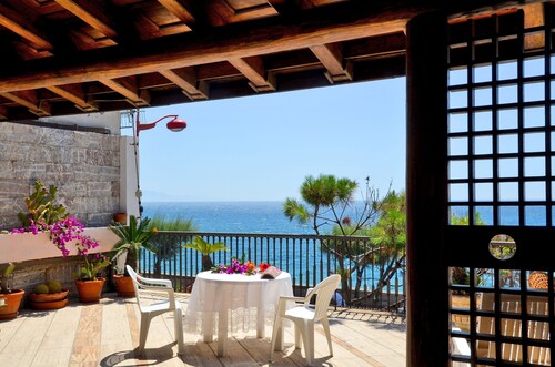 Barabba sea house