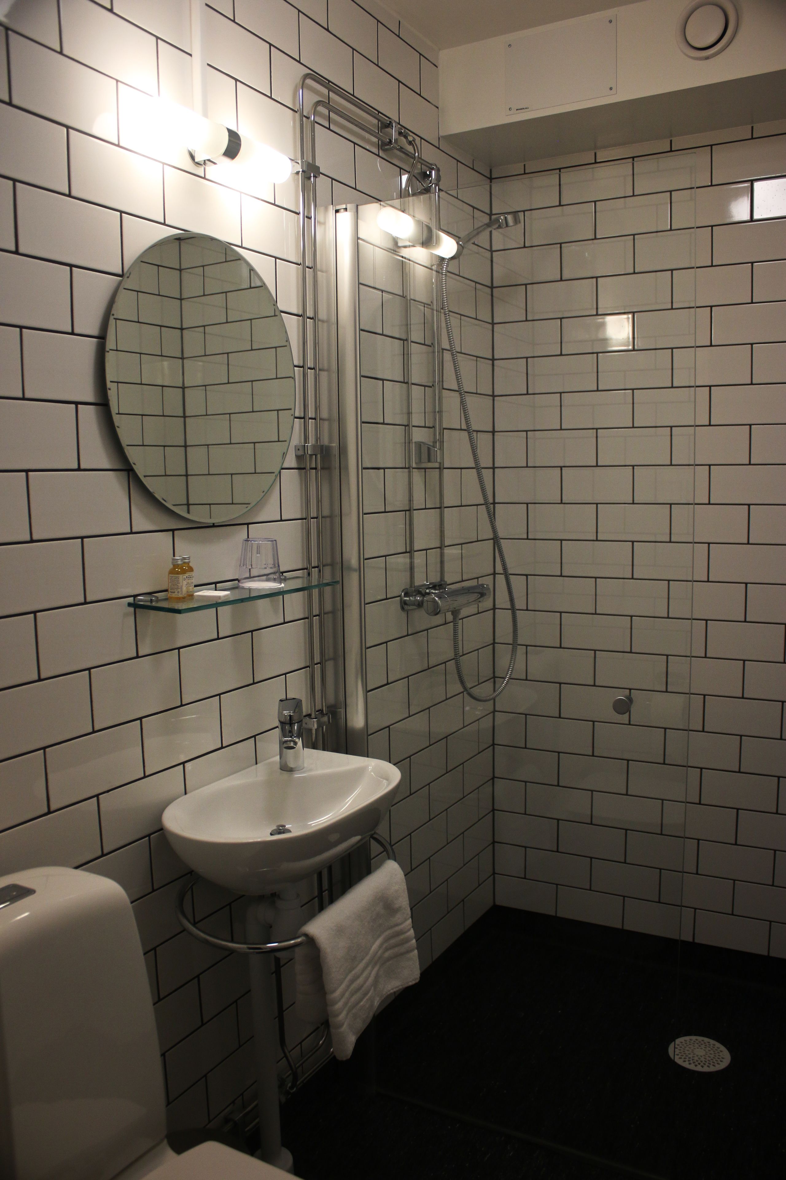 twin room (private bathroom) | bathroom | shower, free toiletries, hair dryer, towels