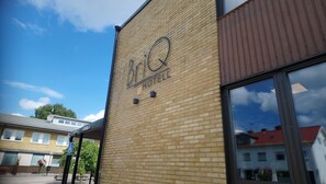 Front of property - BriQ Hotell (Hova)