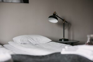 Zweibettzimmer (Private Bathroom)