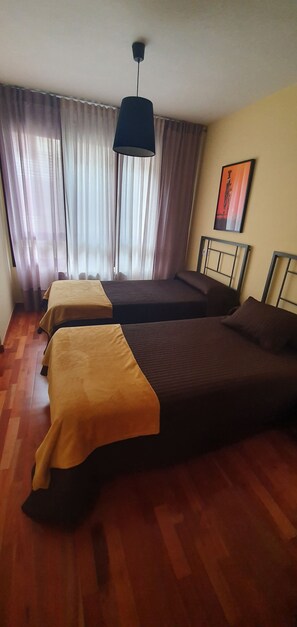 2 chambres, fer et planche Ă repasser, lit parapluie, Wi-Fi gratuit